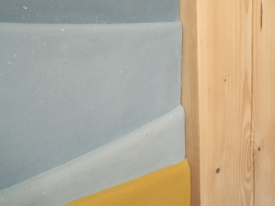 detail vrstvení a napojení na dřevěný sloup