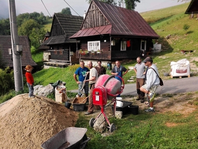 Vedenie workshopov, kurzov, poradenstvo, konzultácie, lektorovanie.