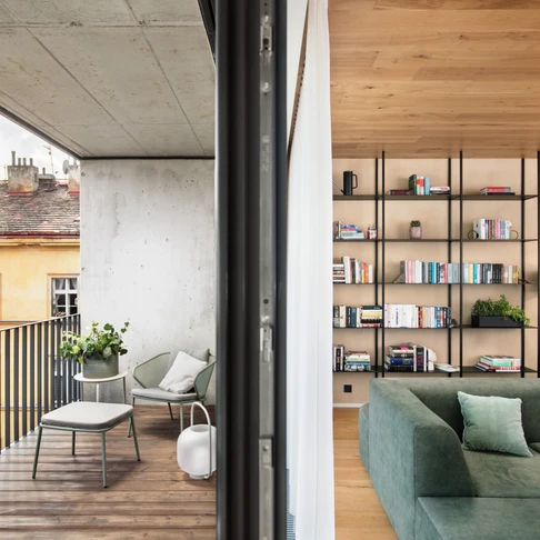 Hliněné omítky jako živý materiál: Co ukázala laboratorní měření?