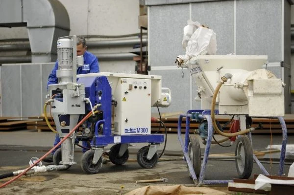 První testování probíhalo na kompaktním stroji M300